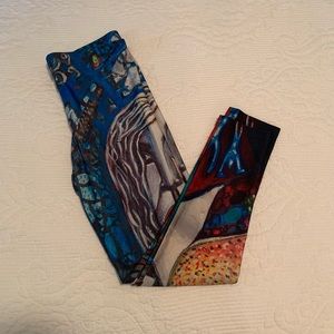 🌉Wearable Art Leggings 🌉